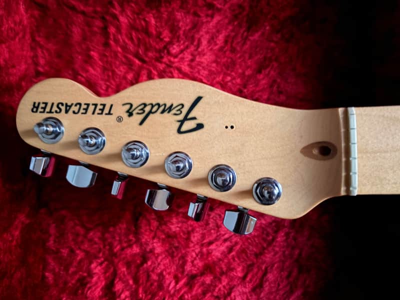 Fender Highway One Telecaster with Maple Fretboard 2006 - 2011 - 3-Color Sunburst