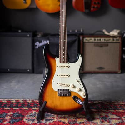 Fender Stratocaster 2015 - 3 color sunburst image 2