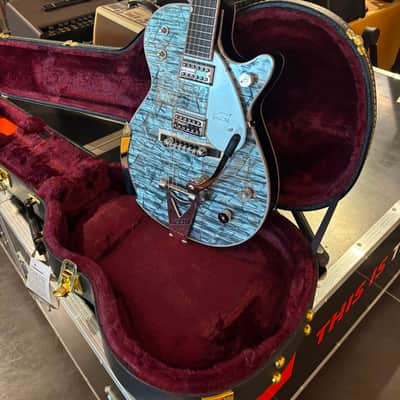 Gretsch G6134T-58 Limited Edition Penguin with String-Thru Bigsby, Ebony Fingerboard, Light Blue Pearl 2026 - Light Blue Pearl image 3