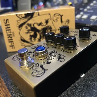 Victory Amps V1 The Sheriff - Present - Gold image 1