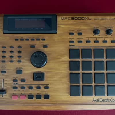 Akai MPC2000XL MIDI Production Center 2000 - 2005 - Grey image 1