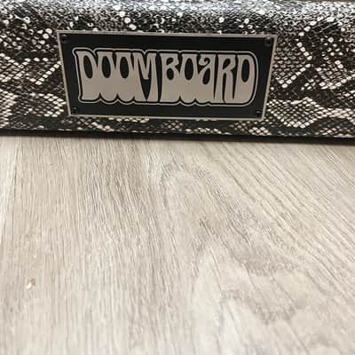 Doomboard Pedalboard - Python Snakeskin Tolex - with 1 Spot Pro power supply image 8