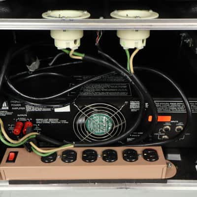 BGW Model 550 Professional Power Amplifier w/ SKB Road Case image 9