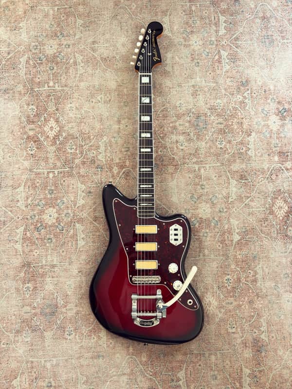 Fender Gold Foil Jazzmaster 2023 - Present - Candy Apple Burst image 1