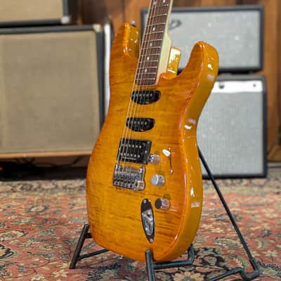 G&L Fullerton Deluxe Legacy HSS - Honey Burst image 3