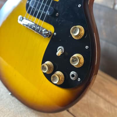 Vintage 1964 Gibson Melody Maker D - Sunburst image 3
