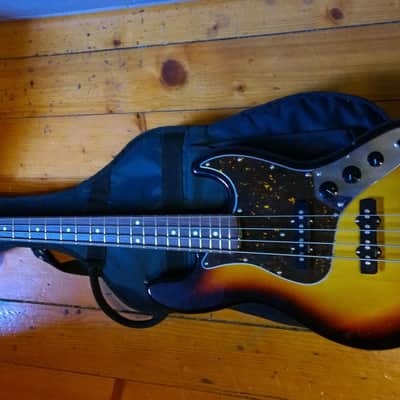Short Scale Fender Mini Jazz Bass '62 Reissue 2014 3-Tone Sunburst image 1