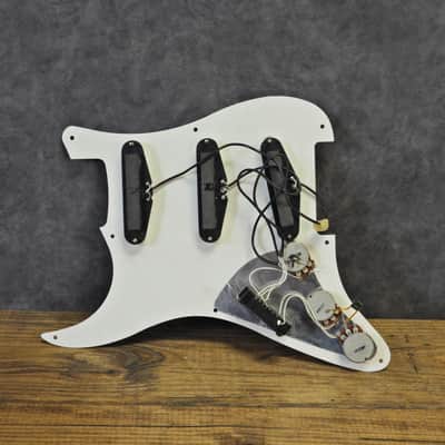 Peavey Raptor Stratocaster style pickguard Loaded 1990's - White image 2
