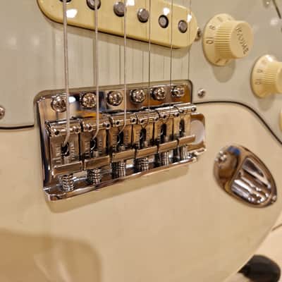 FENDER American Vintage II 1961 Stratocaster, Rosewood Fingerboard, Olympic White image 7