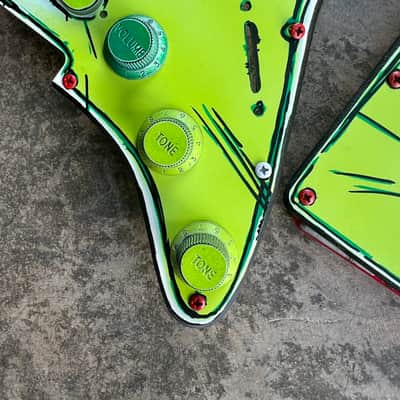 🎸 Custom Neon Green Comic-Style Stratocaster Pickguard Set (11-Hole SSS + Back Plate + Knobs & Covers) image 10