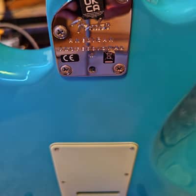 Fender Stratocaster American Pro II 2021 - Miami Blue image 6