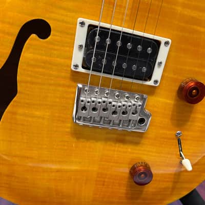 PRS SE Custom 22 Semi-Hollow Santana Yellow image 4