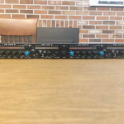 Urei LA-22 2-Channel Compressor / Limiter / Expander 1980s - 1990s - Black imagen 1
