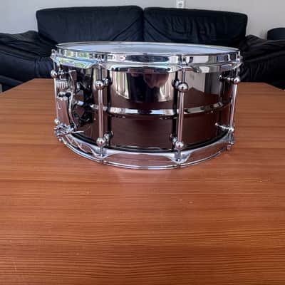 Ludwig LU6514C Universal Brass 6.5x14" Snare Drum with Triple Flange Hoops 2022 - Present - Black Nickel over Brass with Chrome Hardware image 2