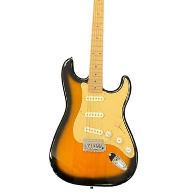 Fender stratocaster 2011 - tobacco burst image 2