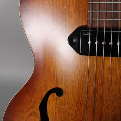Godin 5th Avenue Kingpin Cognac Burst image 13