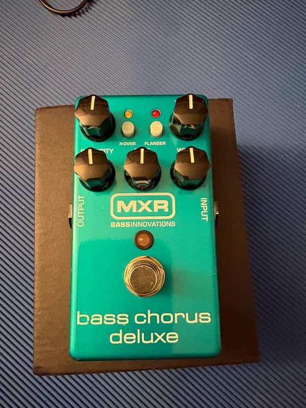 MXR M83 Bass Chorus Deluxe