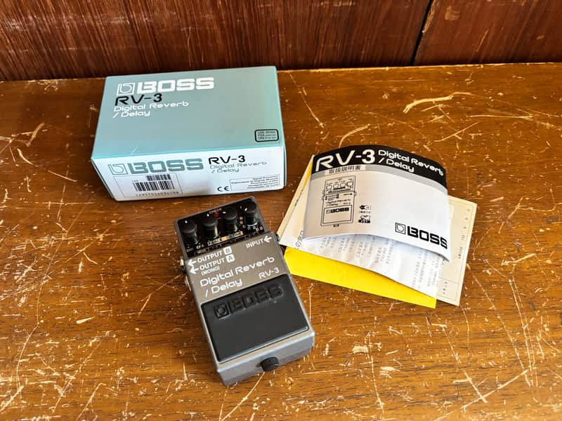 Boss RV-3 RV 3 Digital Reverb/Delay Guitar Effect Pedal w/ box image 1