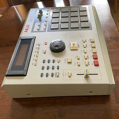 Akai MPC 2000XL Midi Production Center image 3