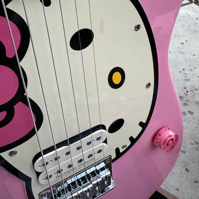 Squier Hello Kitty Stratocaster 2005-2006 - Pink image 8