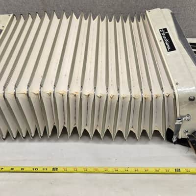 Excelsior Accordiana Ivory 508 Piano Slimline Accordion LMM 41/120 Ready to Play image 6