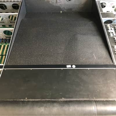 API Legacy Plus 48 channel console image 4