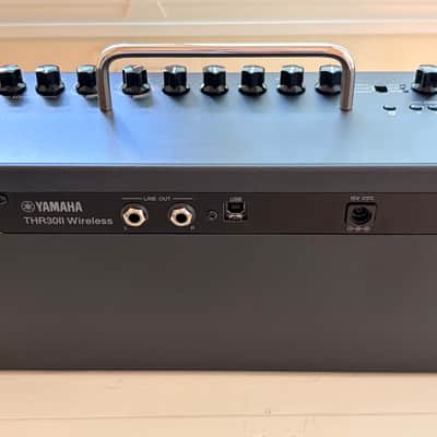THR30II 30-Watt Wireless Stereo Digital Modeling Guitar Amp with Line 6 Transmitter image 3