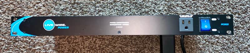 Live wire pc900 power conditioner unit Bild 1