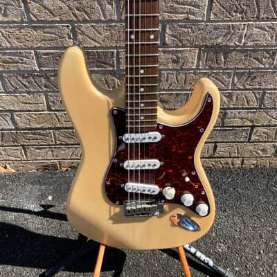 2005 Squier Stratocaster FSR Translucent Blonde image 2
