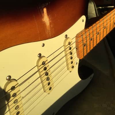 Fender Eric Johnson Stratocaster 2-Color Sunburst image 4