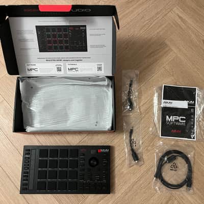 Akai MPC Studio Music Production Controller MK 2 image 3