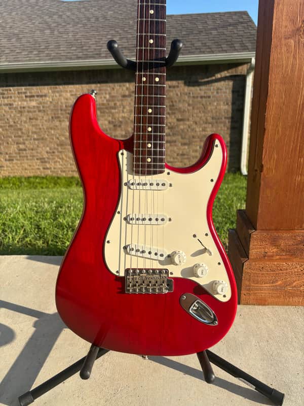 Fender Highway One Stratocaster with Rosewood Fretboard 2002 - 2005 - Natural image 1