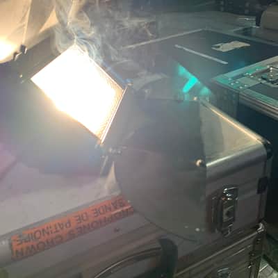 ARRI 1000W MiniFlood Fresnel Tungsten Light with Barndoors image 5