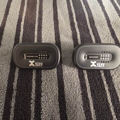 Xvive AC58 Wireless 5.8GHz Guitar Transmitter Receiver Charging Case image 2