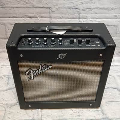 Fender Mustang I 20-Watt 1x8 Fender Mustang I 20-Watt 1x8
