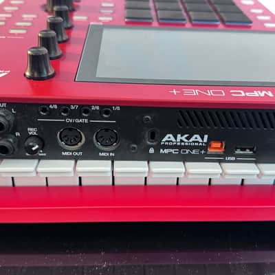 Akai MPC One + Standalone MIDI Sequencer 2023 - Present - Red Bild 7