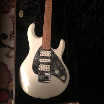 Ernie Ball Music Man Silhouette HSH HT with Maple Fretboard 1994 - 2007 - White image 5