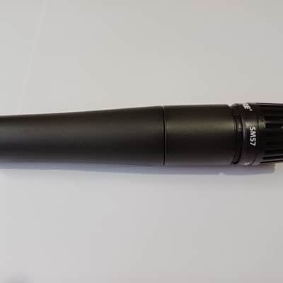 Shure SM57 Cardioid Dynamic Microphone - with zip case and mic clip image 7