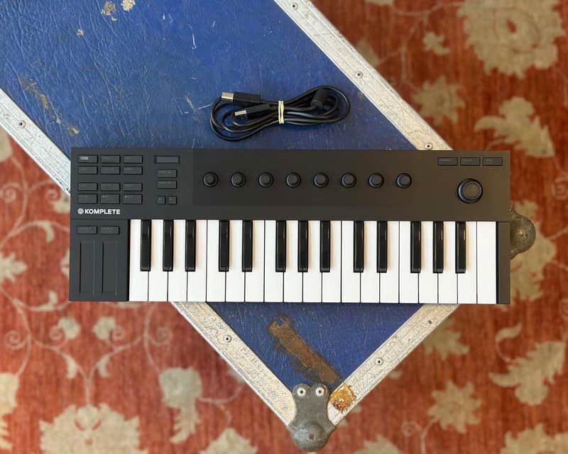 Native Instruments Maschine Mikro Mk3 Black image 1