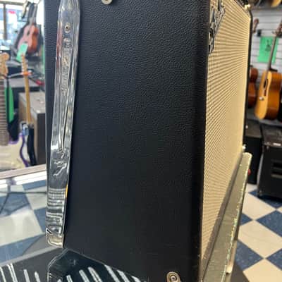 Fender '65 Twin Reverb Reissue 85-Watt 2x12" Guitar Combo 1991 - Present - Black image 6