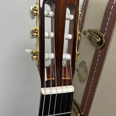 Alvarez Yairi Masterworks Series CYM75ce Cutaway Nylon String Classical Acoustic Guitar with Electronics - Natural image 5