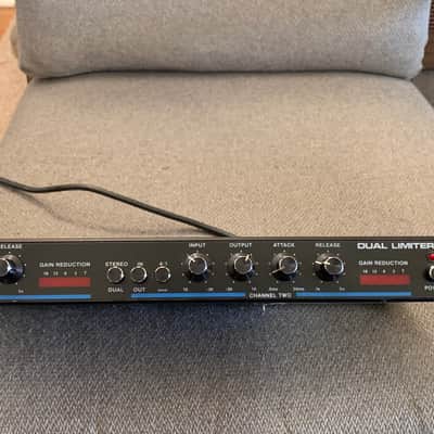 MXR Model no. 136 Dual Limiter vintage stereo compressor LIKE NEW image 8