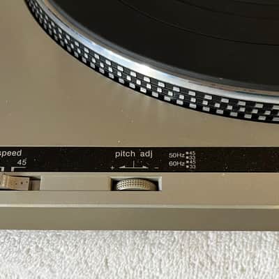 Vintage Technics SL-B200- Auto Return Turntable-Great Working Condition - Silver image 4