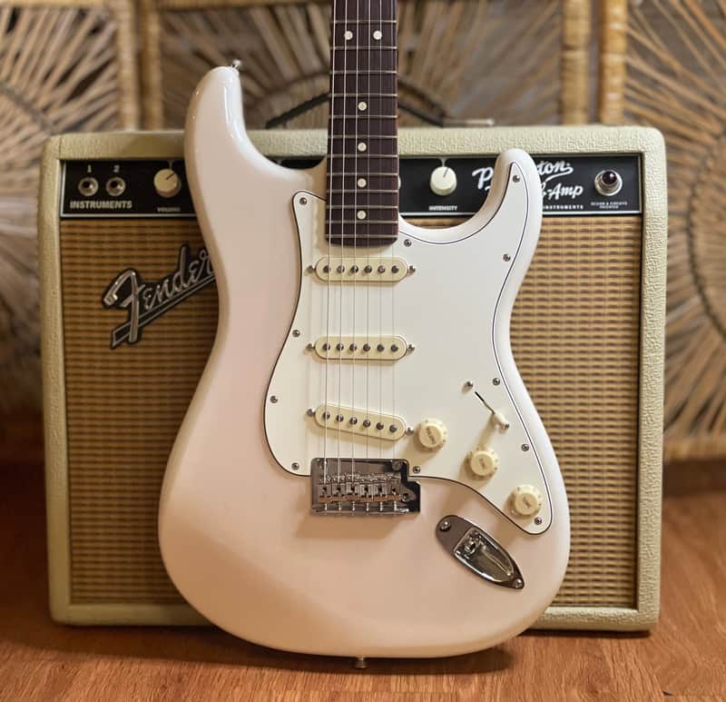 Fender Player II Stratocaster White Blonde Ash with Gig Bag Strat