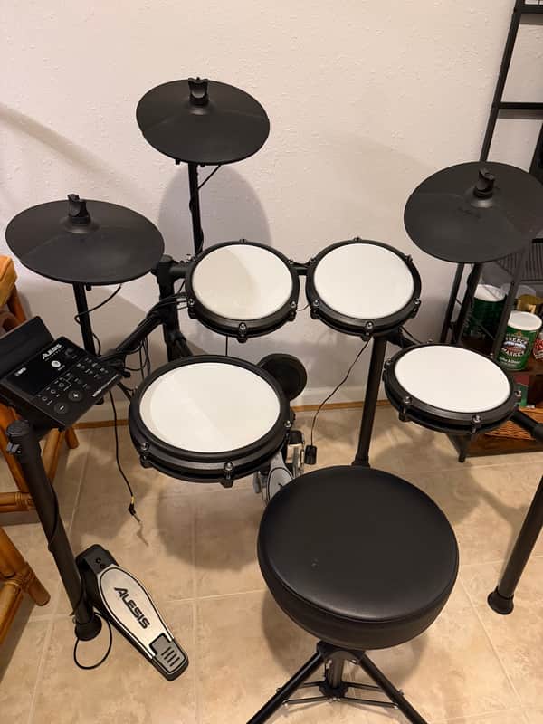 Alesis Nitro Max Kit Electronic Drum Set image 1