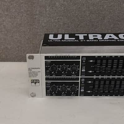 Behringer Ultragraph Pro FBQ3102 Dual 31 Band Graphic Equaluzer W/FBQ Feedback image 2