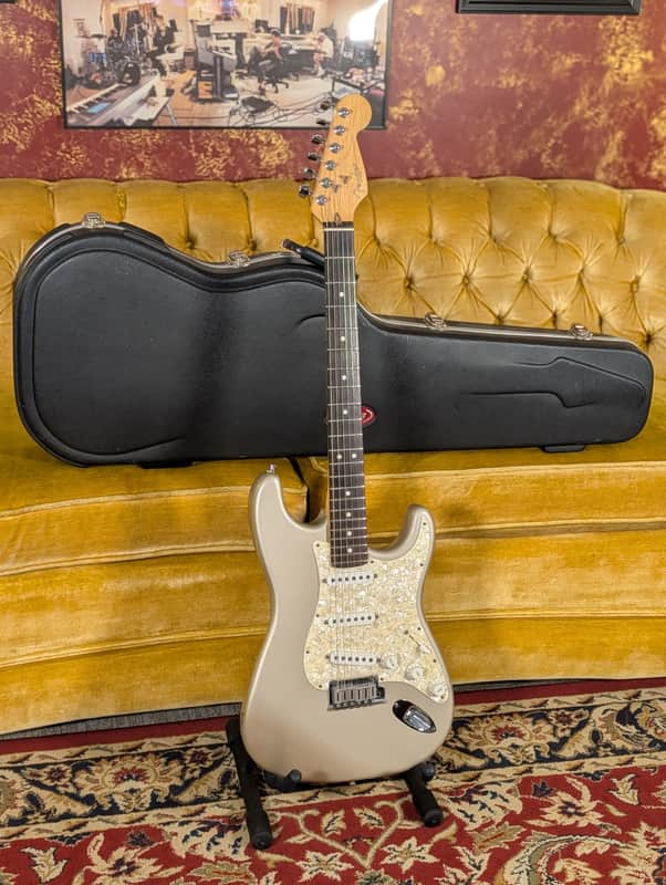 Fender Roadhouse Stratocaster with Rosewood Fretboard 1997 - Shoreline Gold