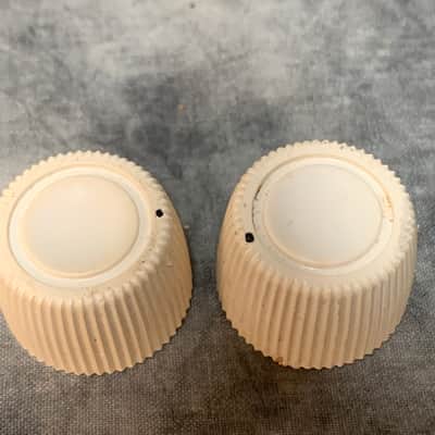 Danelectro Guitar Knobs U-1  60’s Aged Off White image 6
