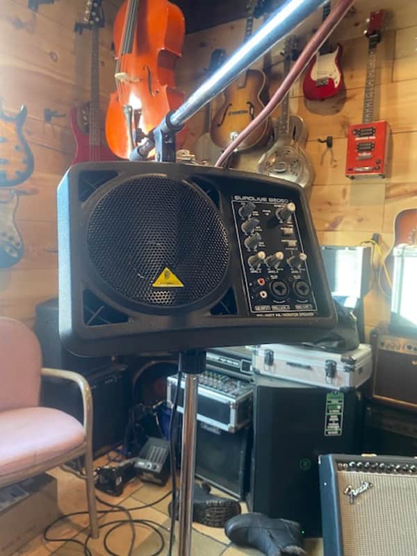 Behringer Eurolive B205D 150-Watt Active PA / Monitor Speaker 2012 - Present Black image 1