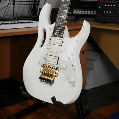 Ibanez JEM7VWH Steve Vai Signature – 2019 Final-Year Fujigen MIJ – Original Hard Case image 2